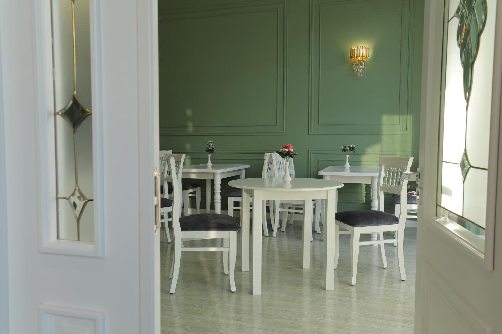 Resident Hotel Tashkent Esterno foto