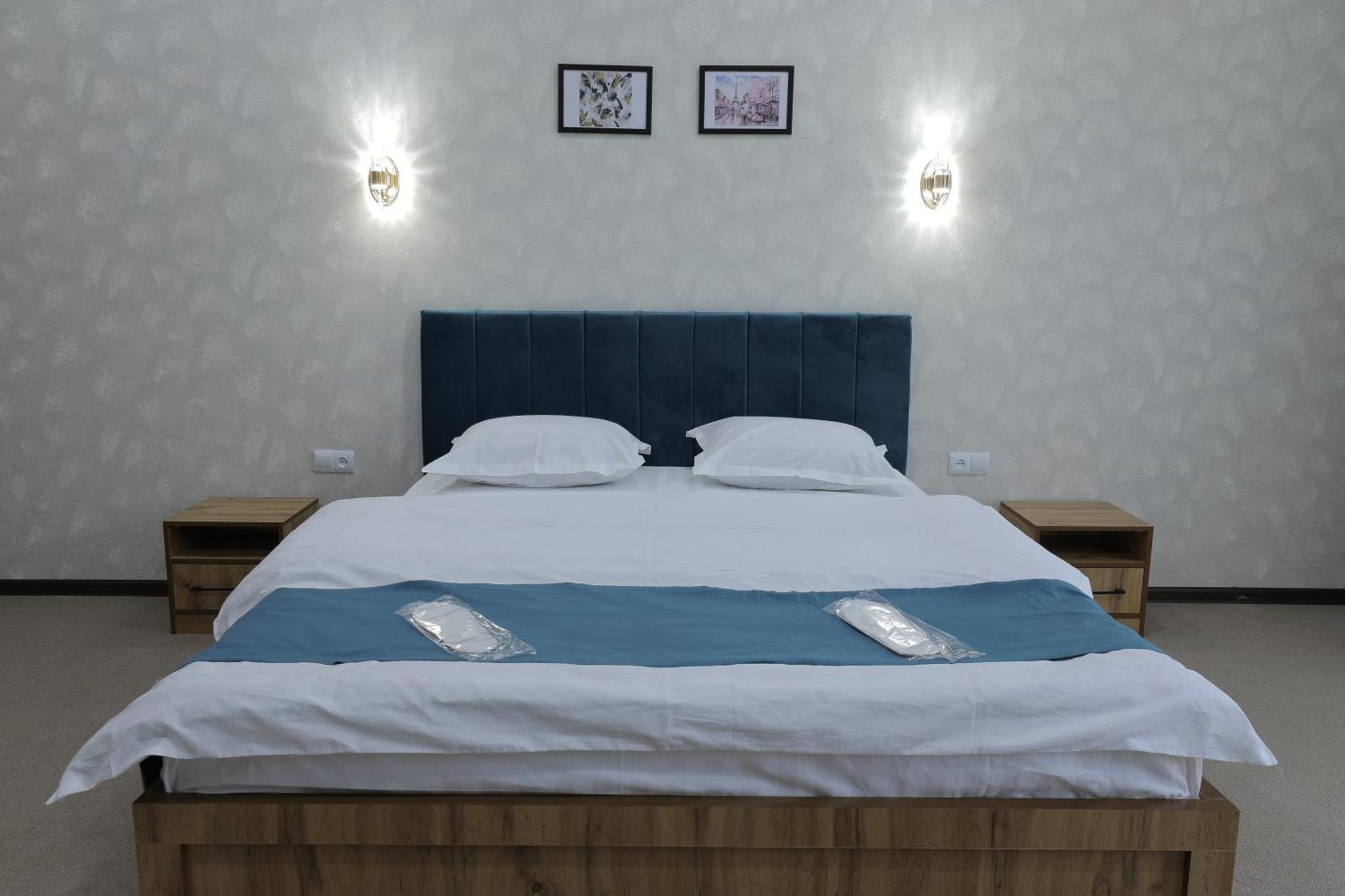 Resident Hotel Tashkent Esterno foto