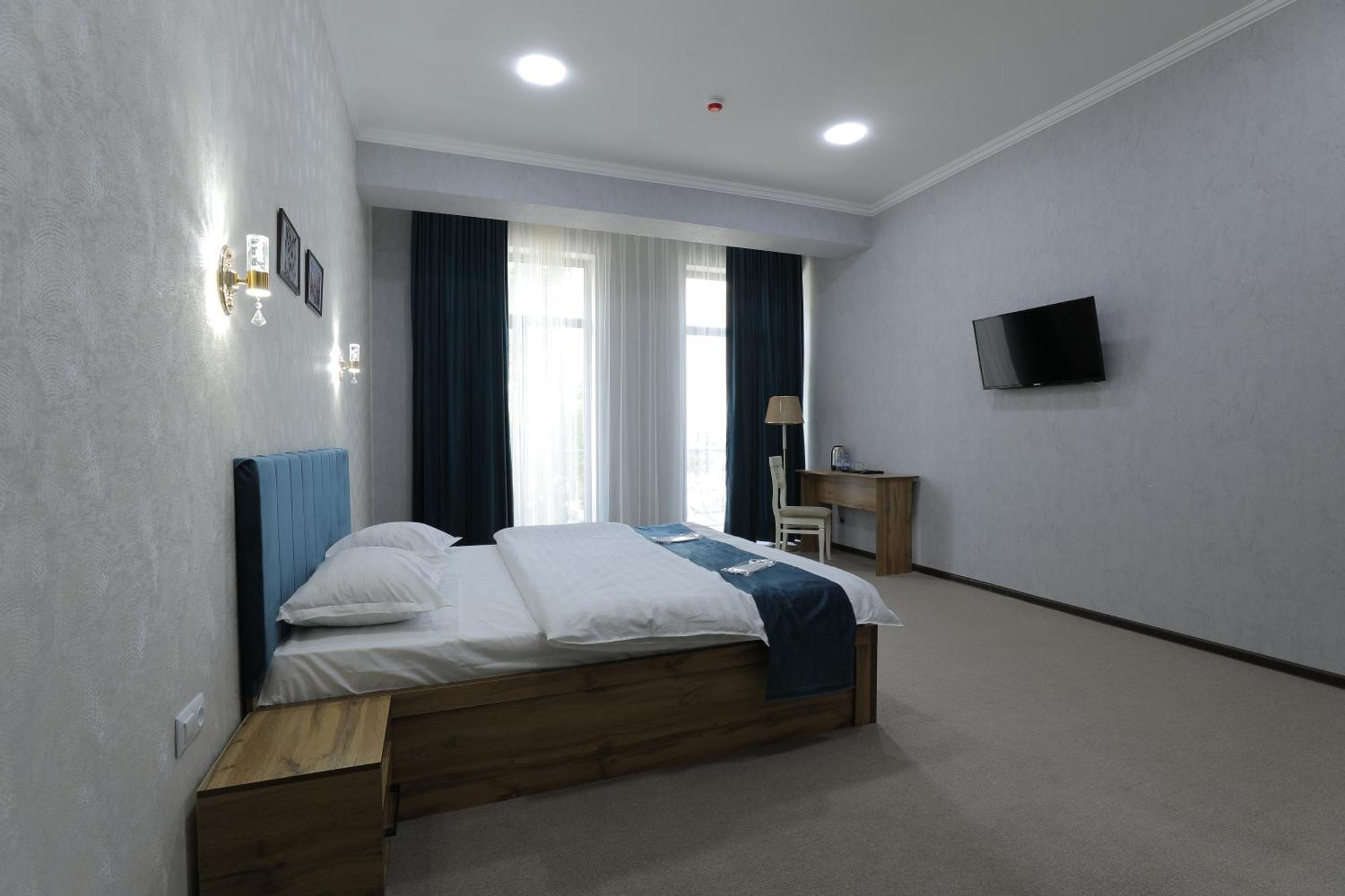 Resident Hotel Tashkent Esterno foto