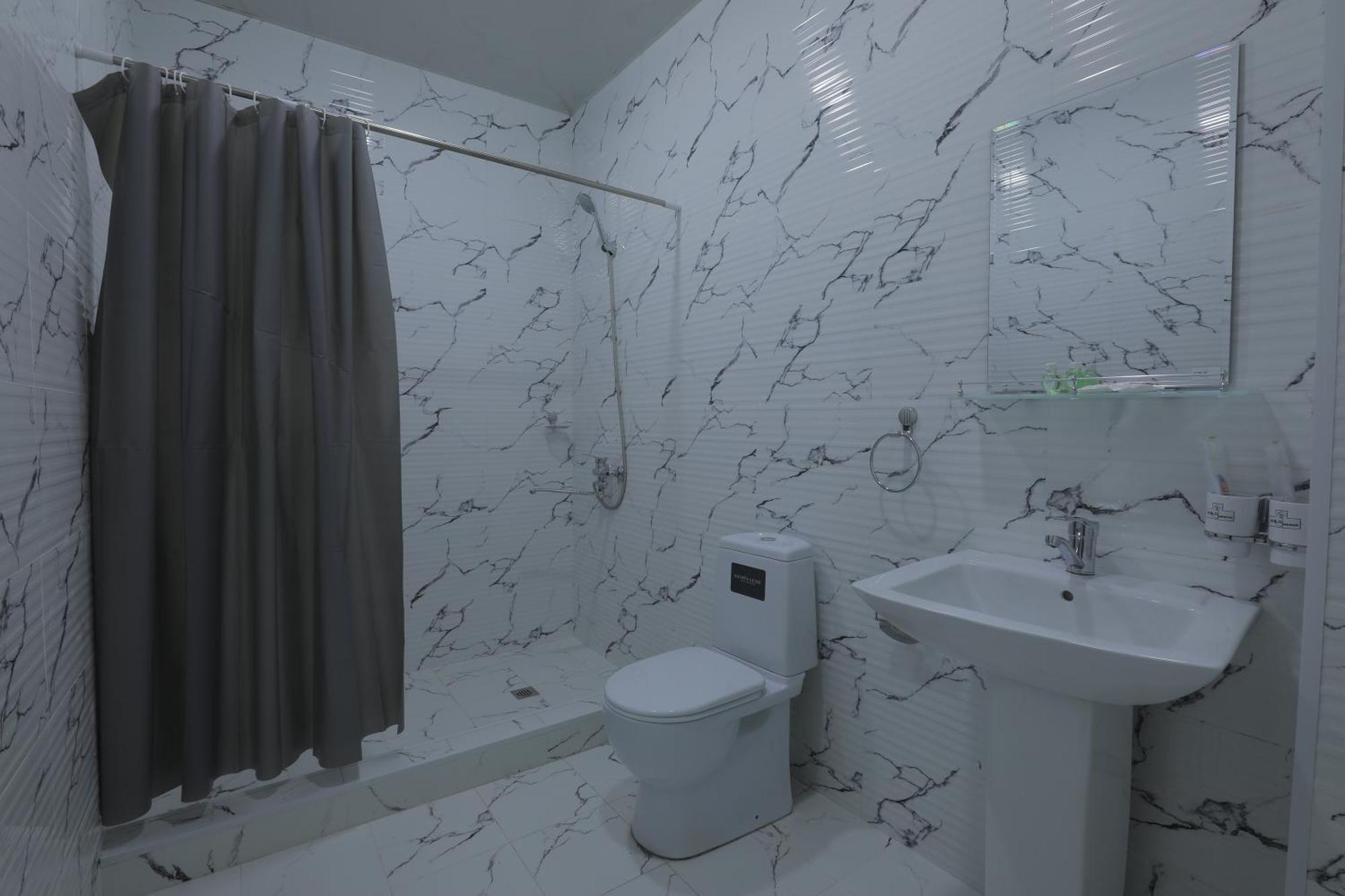 Resident Hotel Tashkent Esterno foto