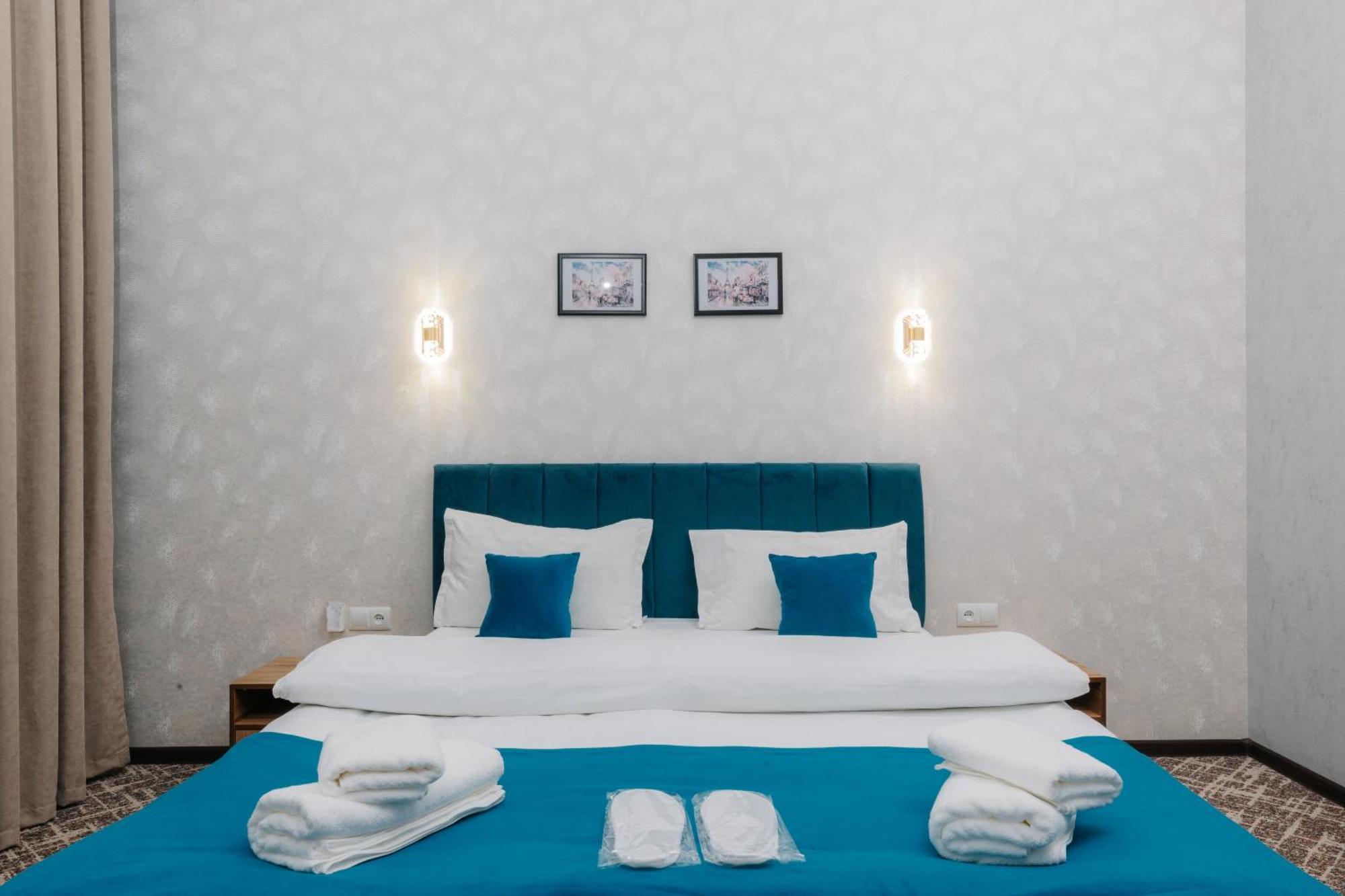 Resident Hotel Tashkent Esterno foto