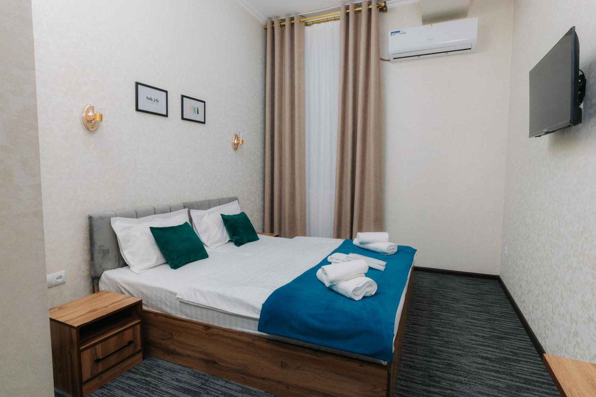 Resident Hotel Tashkent Esterno foto