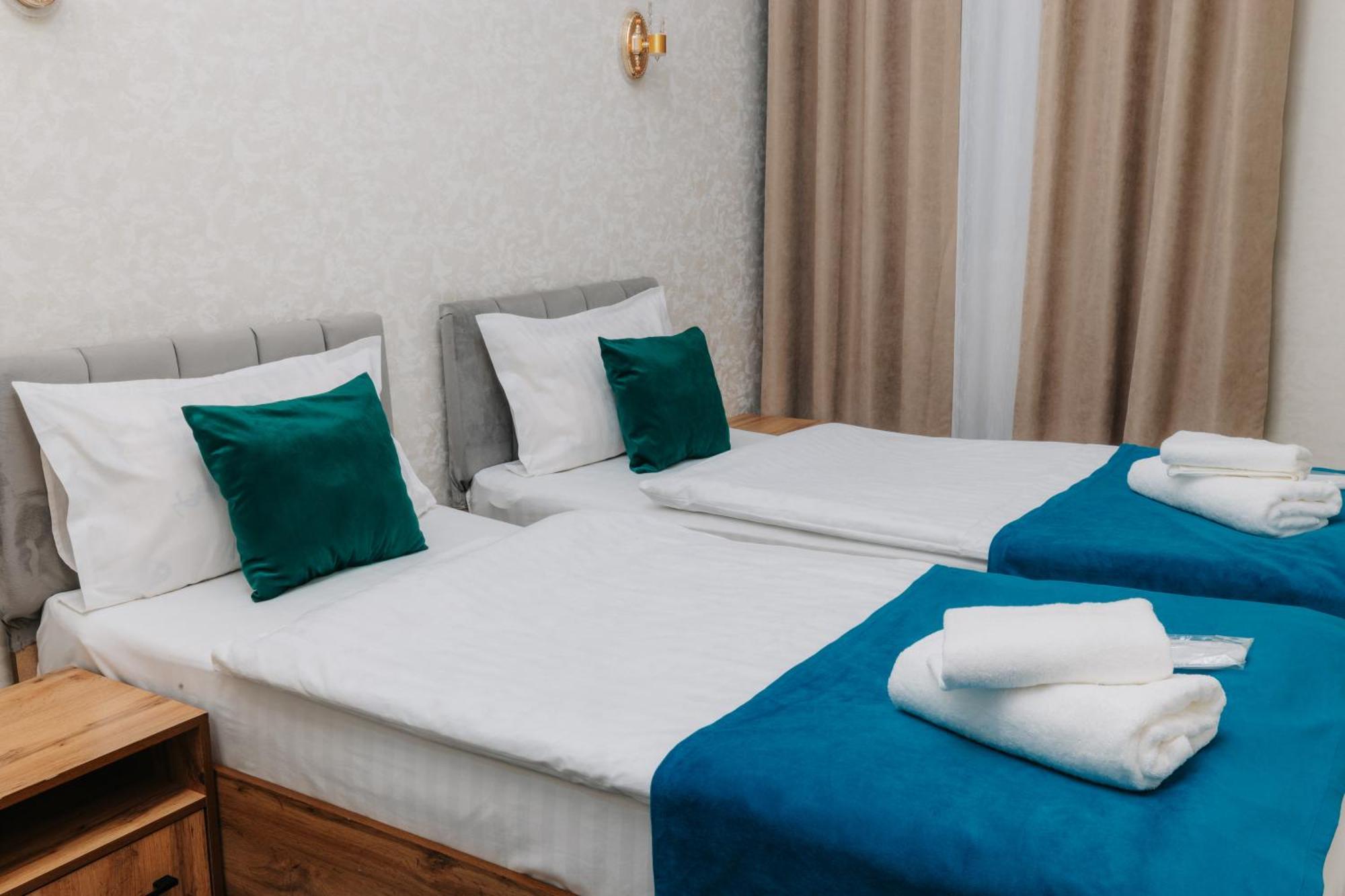 Resident Hotel Tashkent Esterno foto
