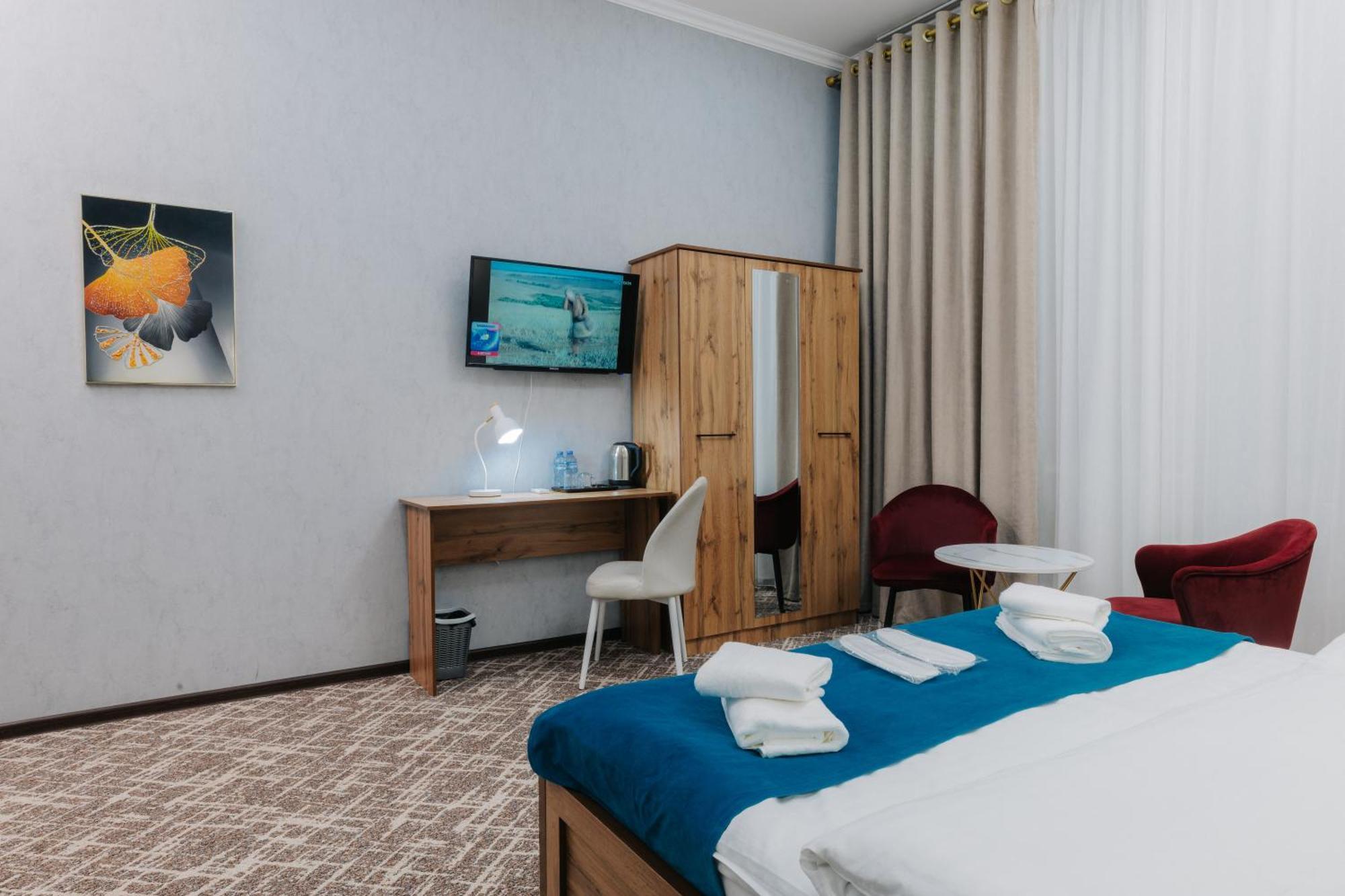 Resident Hotel Tashkent Esterno foto