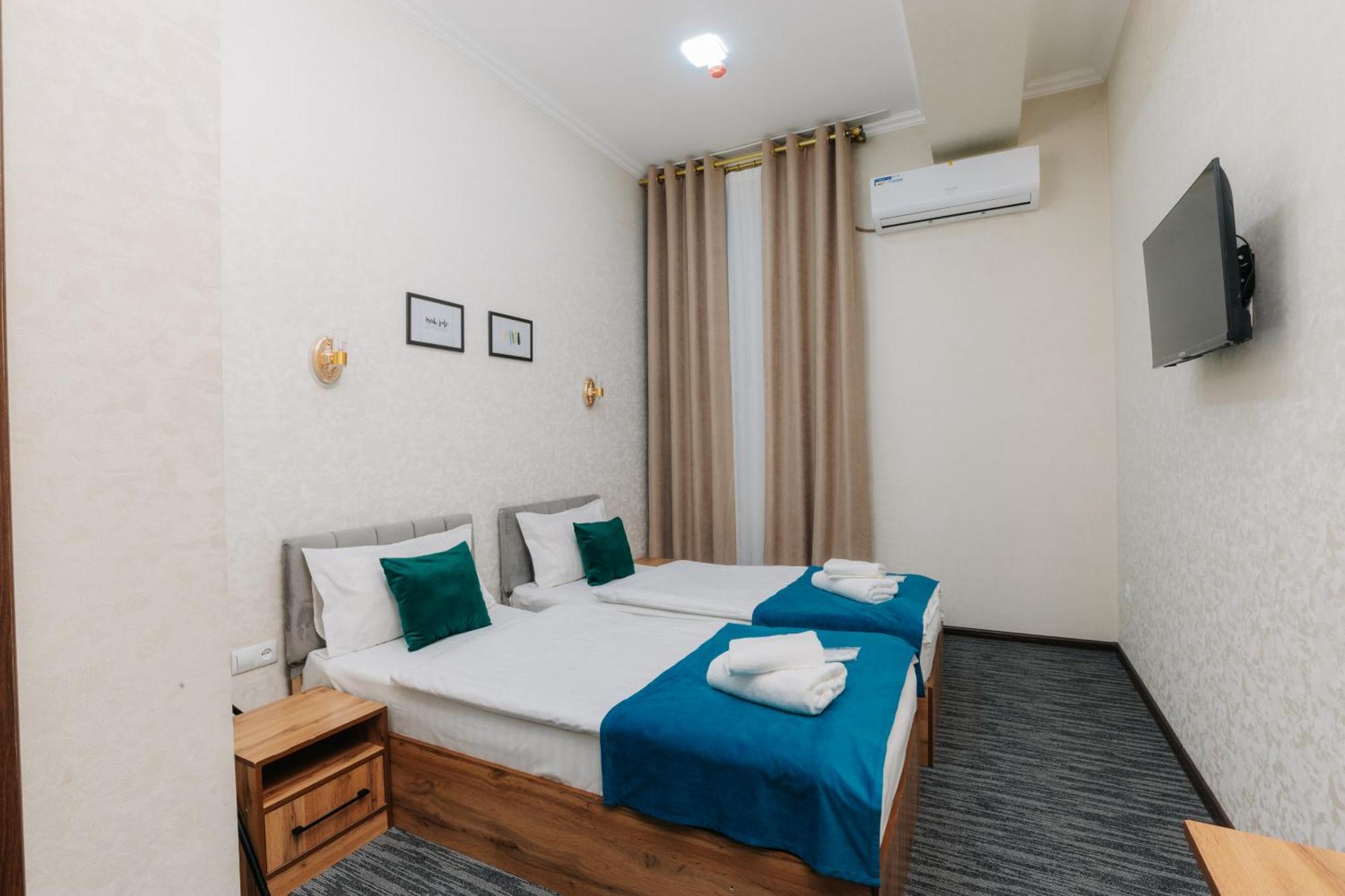Resident Hotel Tashkent Esterno foto
