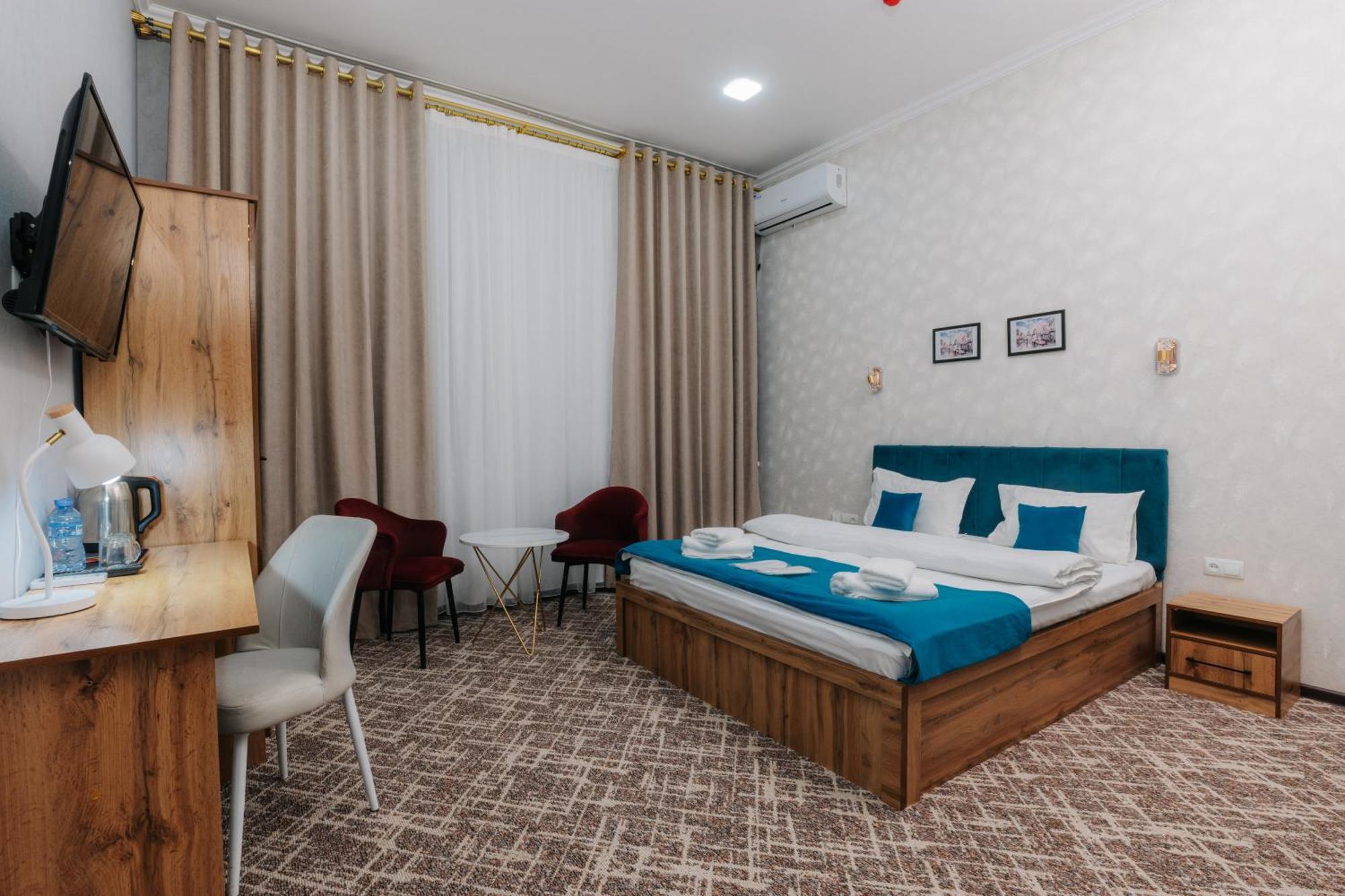 Resident Hotel Tashkent Esterno foto