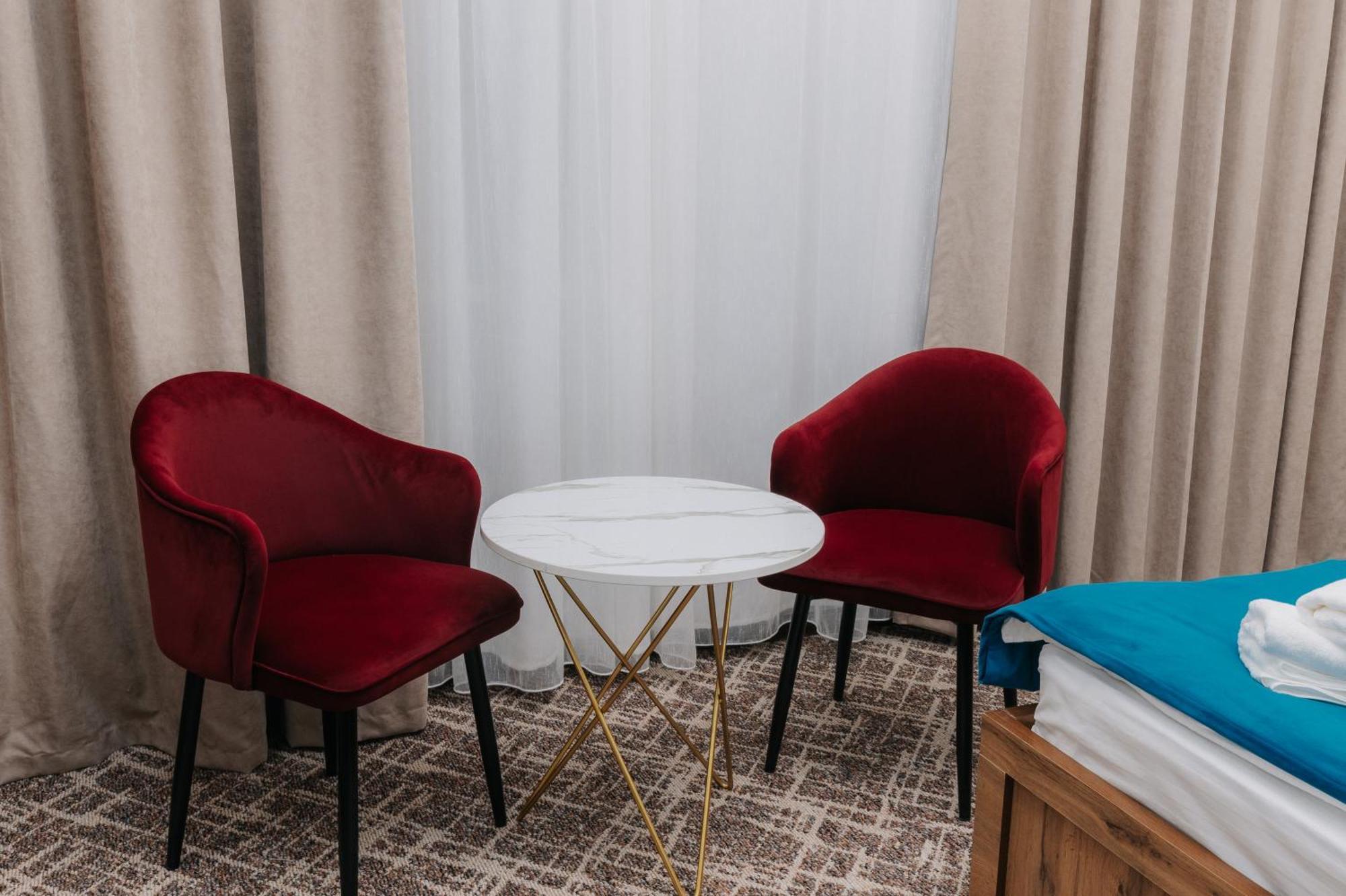 Resident Hotel Tashkent Esterno foto