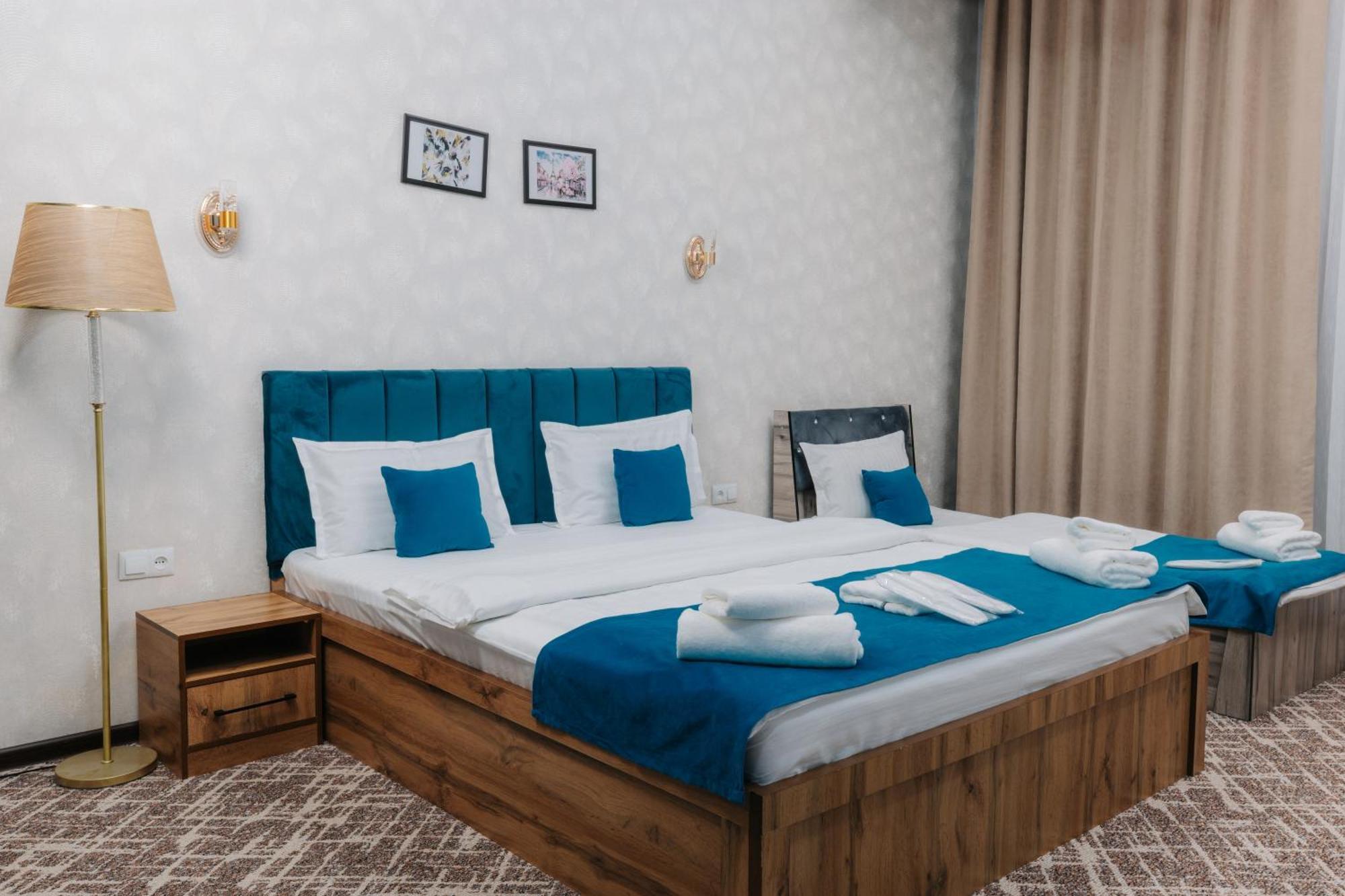 Resident Hotel Tashkent Esterno foto