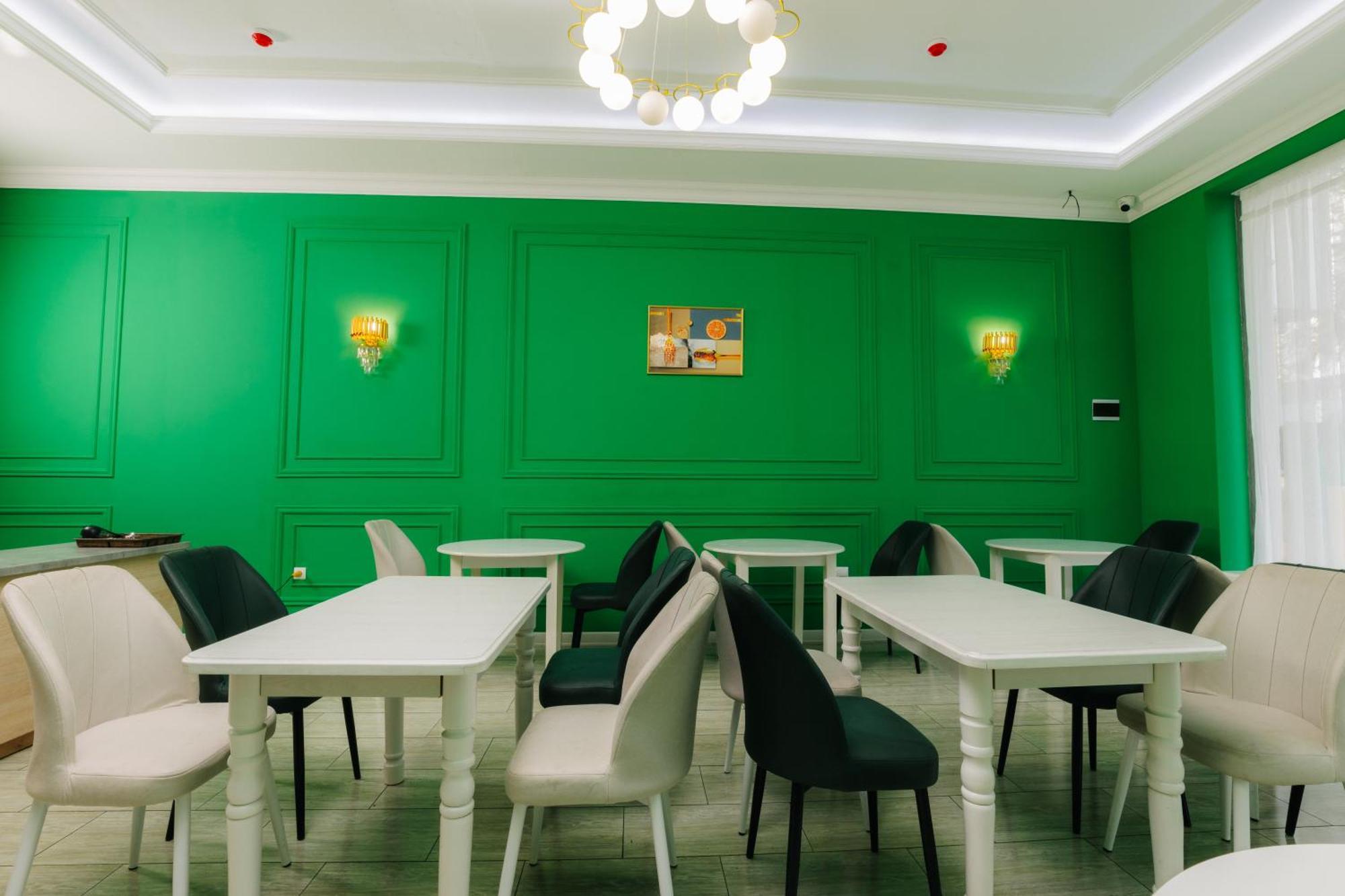 Resident Hotel Tashkent Esterno foto
