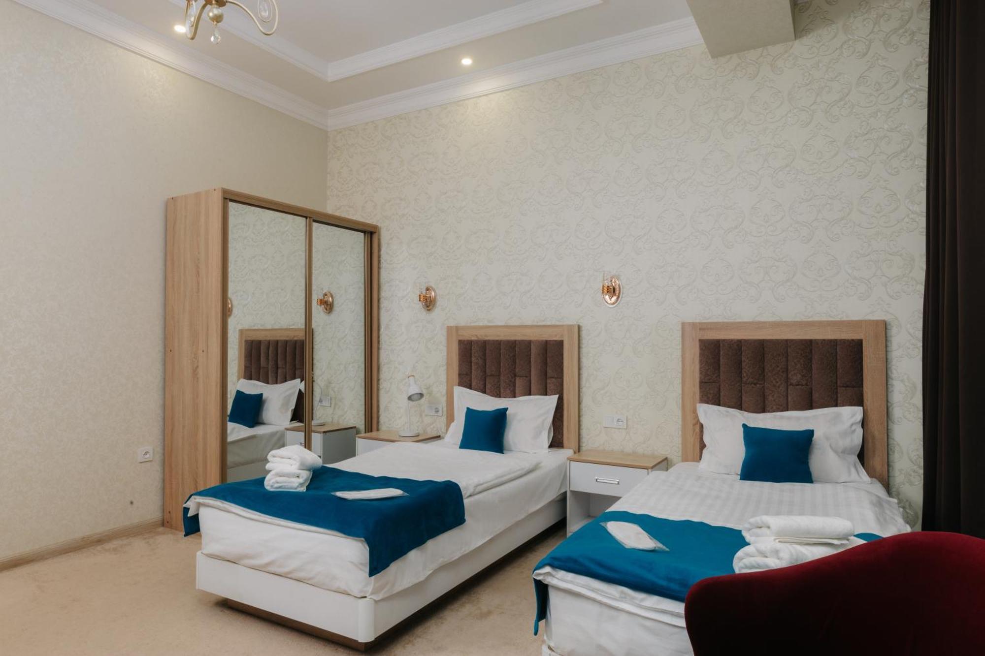 Resident Hotel Tashkent Esterno foto